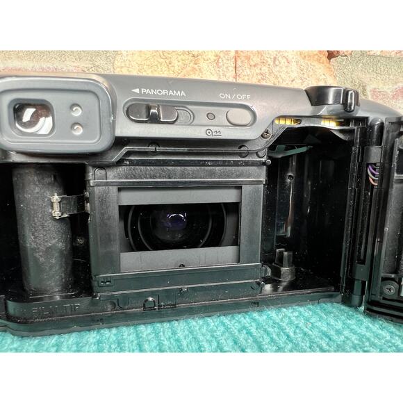 Minolta Freedom zoom 140 Panorama Date 35mm camera - Picture 11 of 13